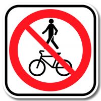 Accès interdit aux piétons et aux cyclistes 