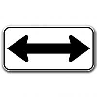 Direction à suivre ''À droite ou à gauche'' fond blanc
